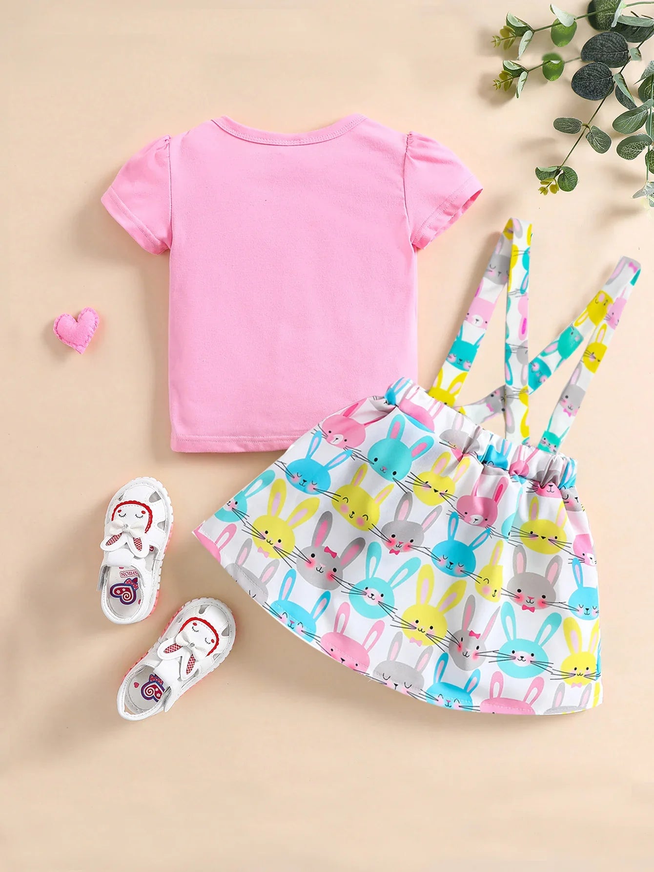 Conjunto Infantil “Coelhinha Feliz” – Camiseta + Saia Estampada