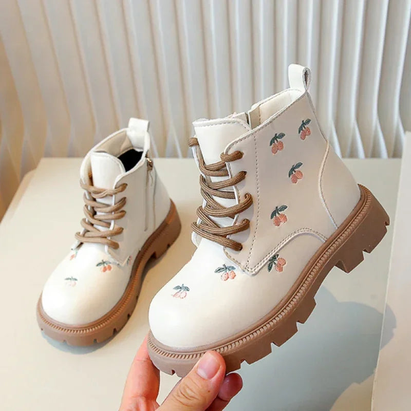 Bota Infantil de Cano Curto de Couro com Bordado Floral Lenogue