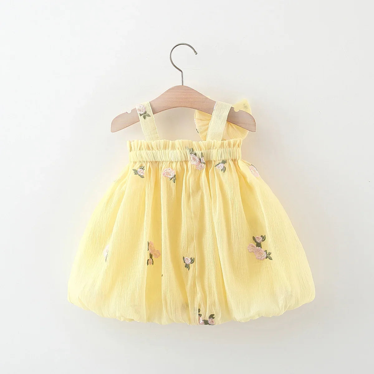 Vestido Bella – Vestido Regata com Laço Bordado em Tule