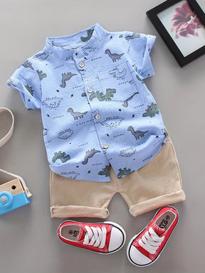 Conjunto Dino – Camisa de Gola Alta e Shorts com Estampa de Dinossauro