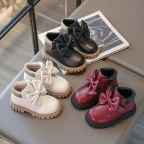 Bota Infantil Cano Curto com Laço e Solado Antiderrapante Lenogue