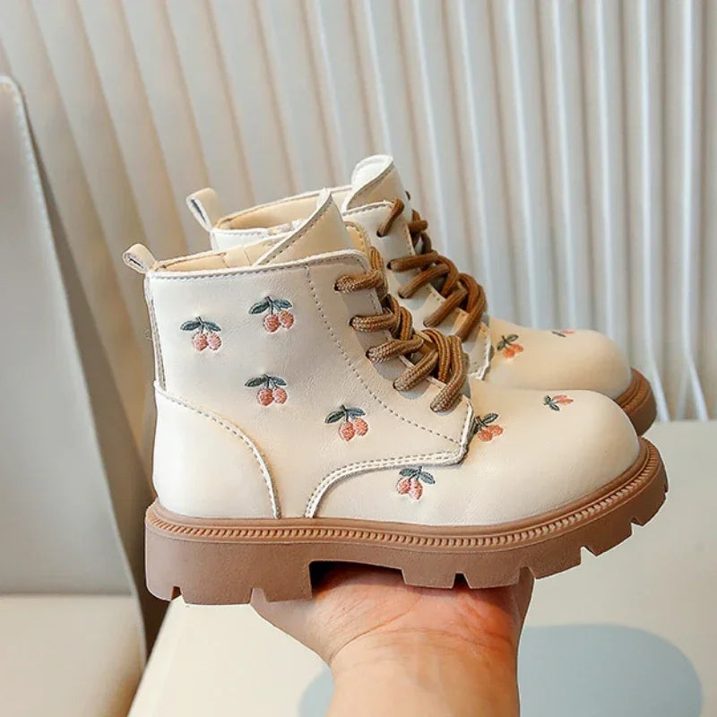 Bota Infantil de Cano Curto de Couro com Bordado Floral Lenogue