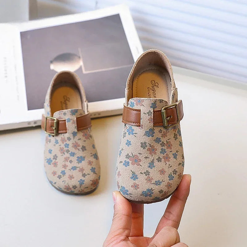 Sapatilha Infantil Floral de Couro com Solado Macio Lenogue