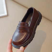 Sapato Infantil de Couro Preto com Bico Redondo Casual Lenogue